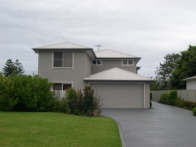 Tuncurry's Finest Townhouse Picture