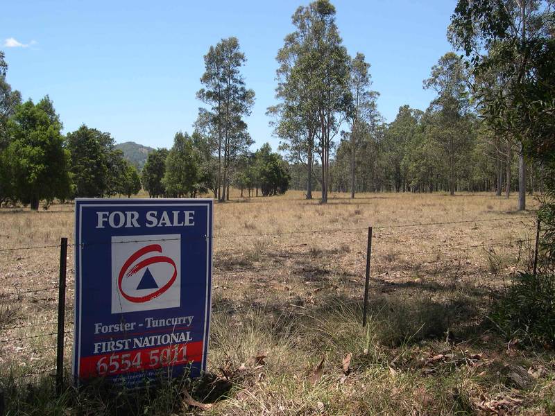 Country Living with Town Services Picture 3