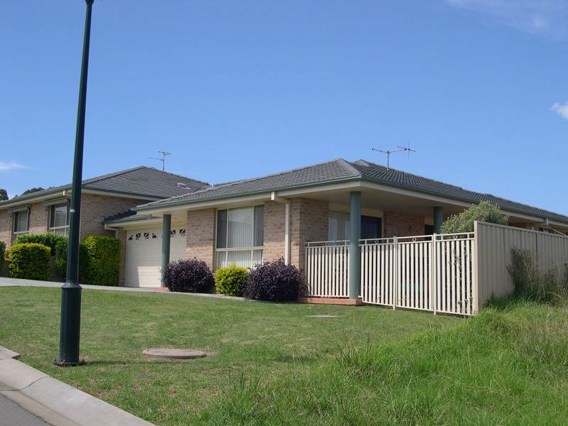 Luxury Villa Living Picture 2