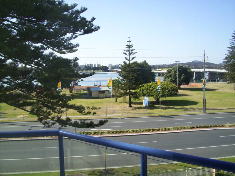 Views Over Lake to Bridge Picture 2