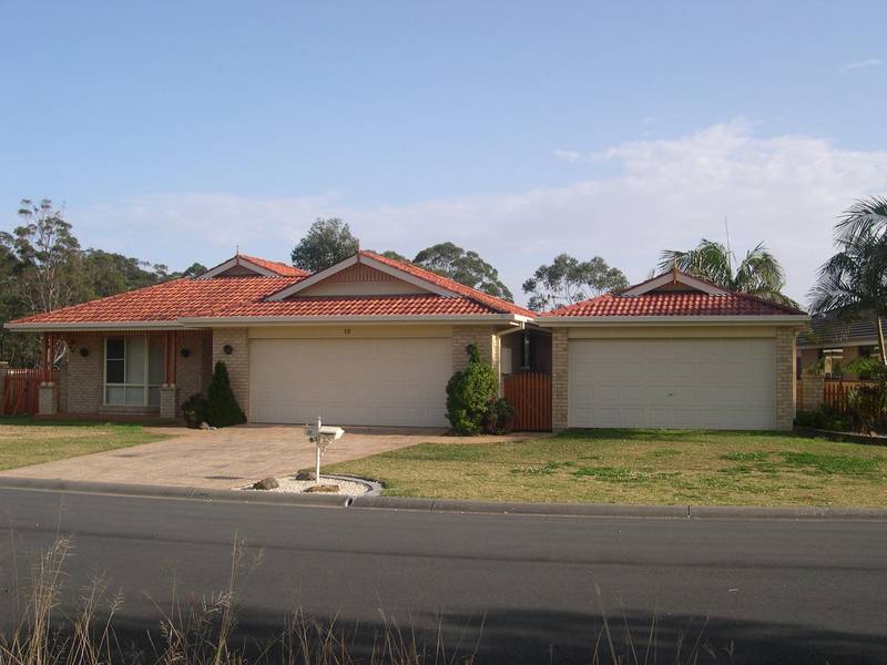 Auction at Asplenii Picture 1