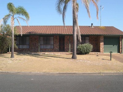 Great 3 Bed House on Large Block Picture