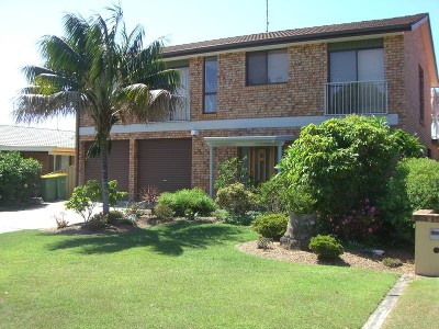 MODERN FOUR BEDROOM HOME Picture