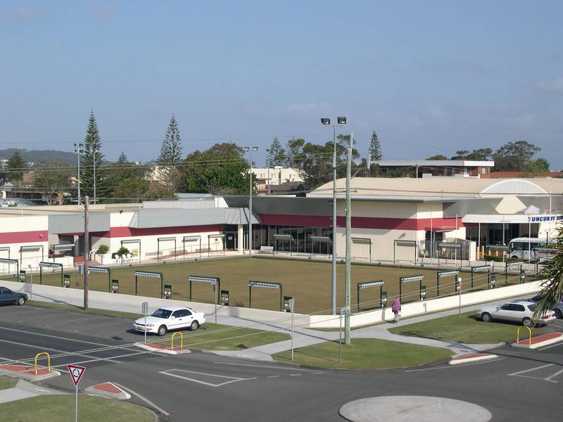 Right In The Centre Picture 2