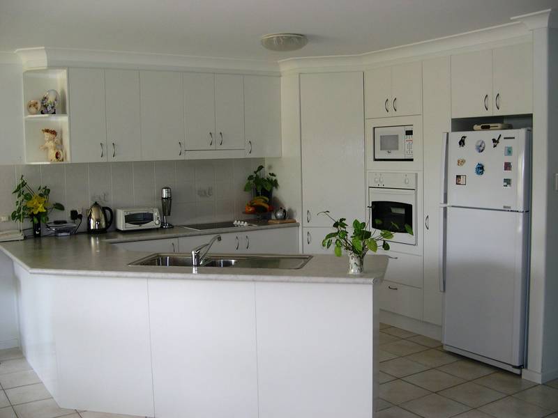 Pristine 3 Bed Villa Picture 3