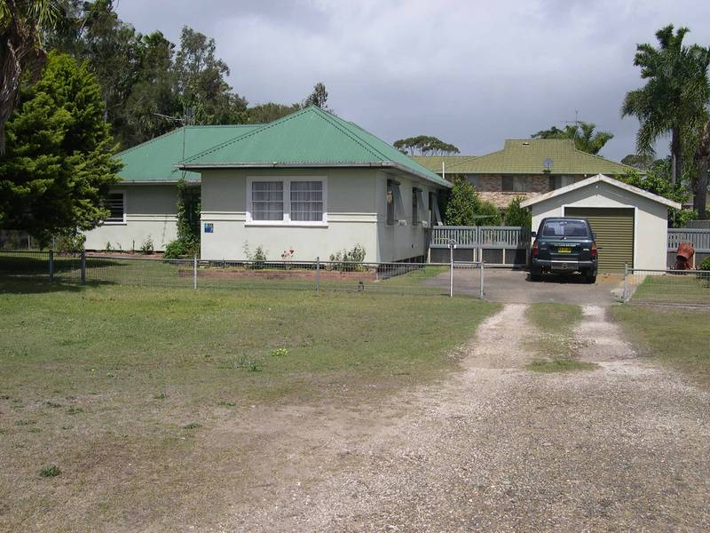 Loads Of Character Jonnel Park Picture 1