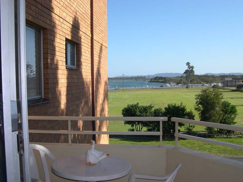 2 Bedroom Unit With Lake Views Picture 1