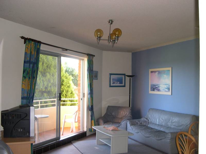 2 Bedroom Unit With Lake Views Picture 3