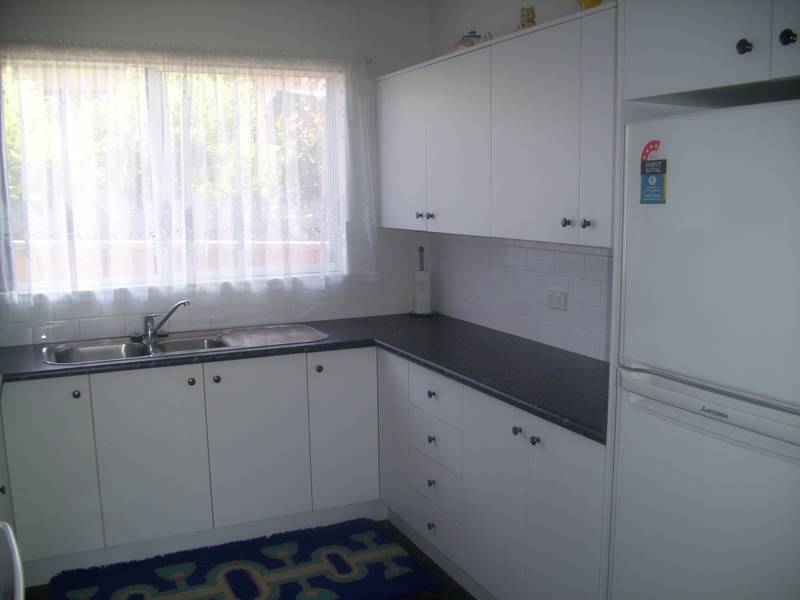 Immaculate 4 Bedroom Home Picture 3