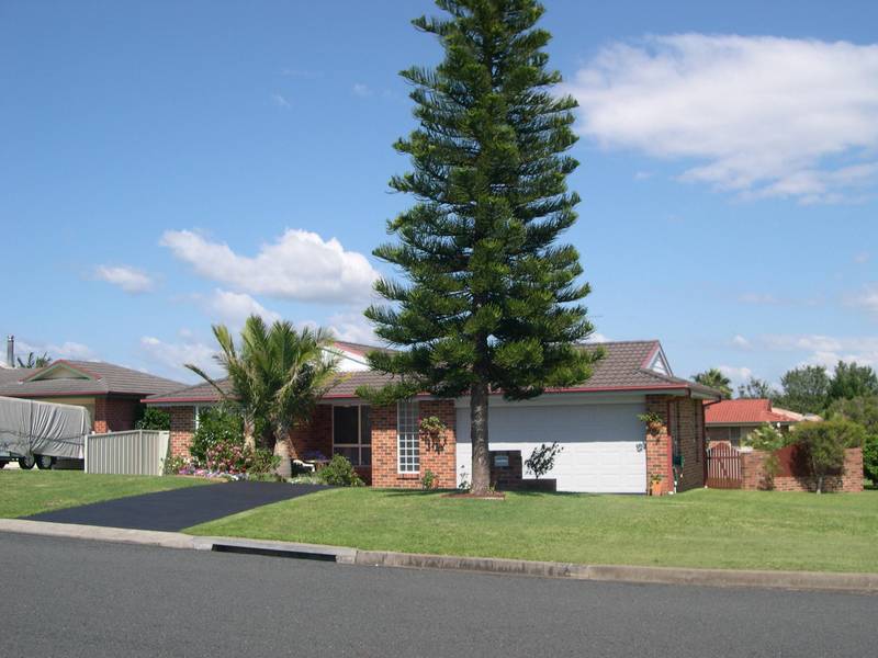 Immaculate 4 Bedroom Home Picture 1