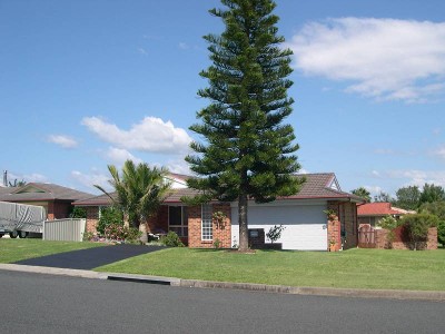 Immaculate 4 Bedroom Home Picture Immaculate 4 Bedroom Home Picture