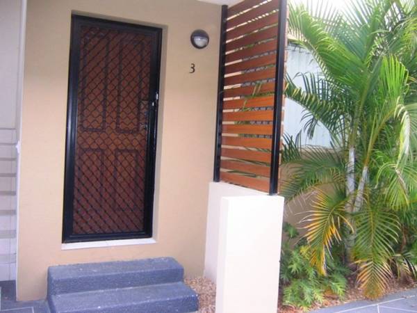 MASSIVE REDUCTION - BE QUICK - MUST BE SOLD Picture 2