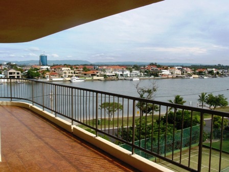 Budds Beach! Spectacular Views from Spectrum Apartment Picture 1