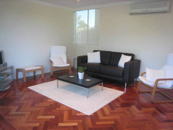 Views of Surfers skyline from this luxurious apartment! Picture Views of Surfers skyline from this luxurious apartment! Picture