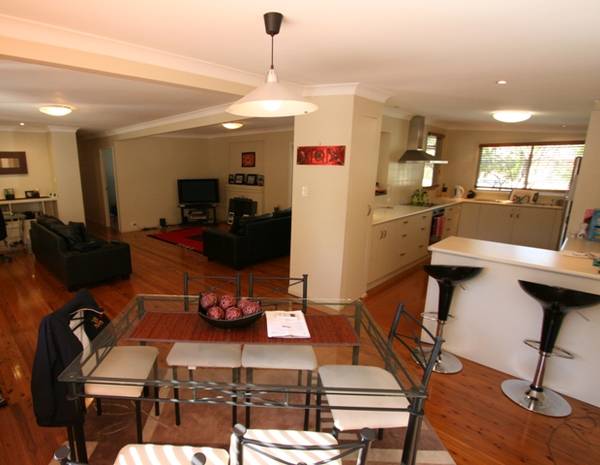 TRUE LIFE STYLE LIVING HOME ON DUPLEX LAND,OFF BROADWATER, DOSN'T GET ANY BETTER Picture TRUE LIFE STYLE LIVING HOME ON DUPLEX LAND,OFF BROADWATER, DOSN'T GET ANY BETTER Picture