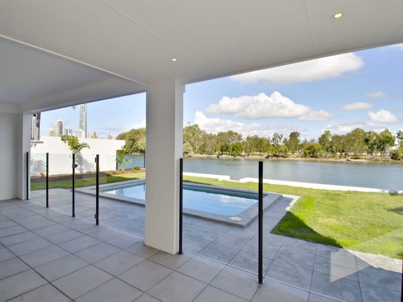 Brand New Riverfront Home Picture 3