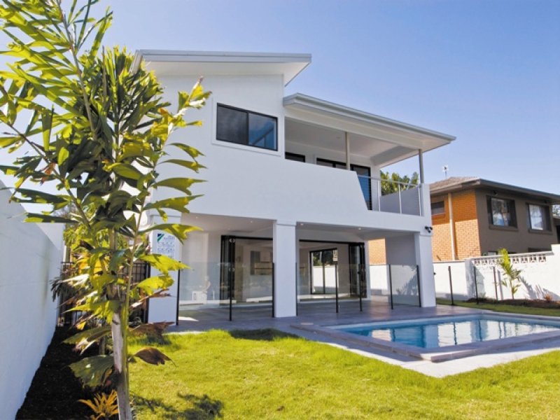 Brand New Riverfront Home Picture 2