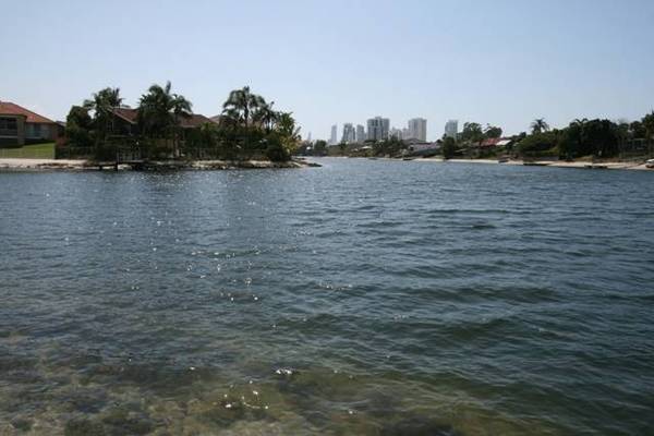 MERMAID WATERS POINT POSITION WITH 43m FRONTAGE TO WATER, LAND MASS 1405sqm Picture