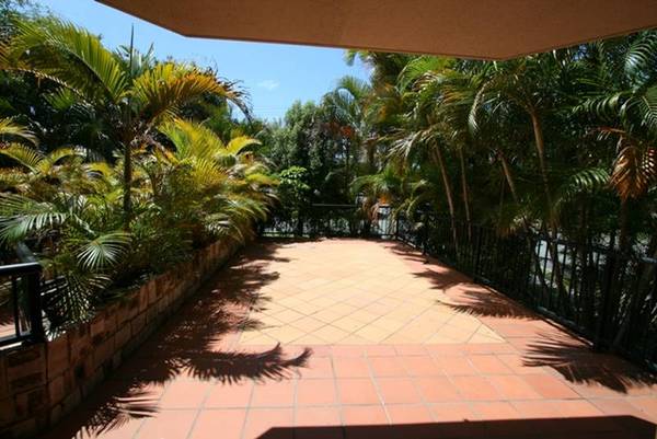 WIDE OPEN SPACES Picture