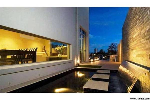 Spectacular Main River Villa on Chevron Island - Bring your boat !!! Picture Spectacular Main River Villa on Chevron Island - Bring your boat !!! Picture