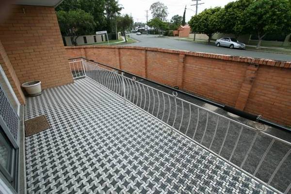 CHEVRON DUPLEX - OUTSTANDING OPPORTUNITY Picture CHEVRON DUPLEX - OUTSTANDING OPPORTUNITY Picture