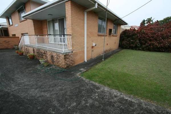 CHEVRON DUPLEX - OUTSTANDING OPPORTUNITY Picture CHEVRON DUPLEX - OUTSTANDING OPPORTUNITY Picture