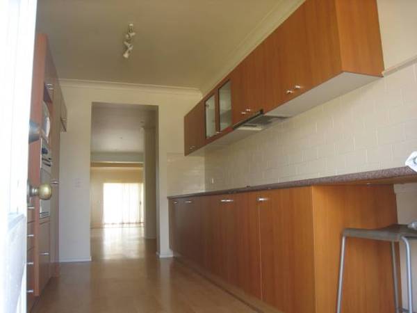 Easy Summer Living Awaits - Executive Chevron Island Villa - Lawn maintenance included Picture