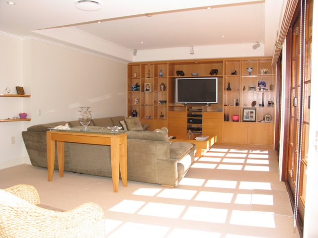 Surfers Waters Estate - Highly Sought, exclusive, secure estate! Picture 3