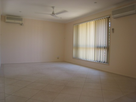 Beautifully Presented Benowa Home! Picture 2