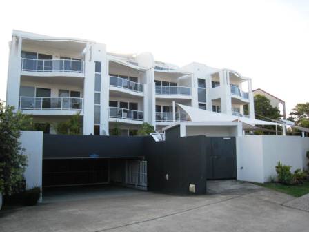 Chevron Sails Apartment! Furnished or Unfurnished Picture 2