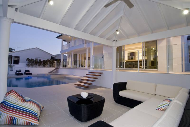 Spectacular Surfers Skyline Views from this Paradise Waters Home!!! Picture 2