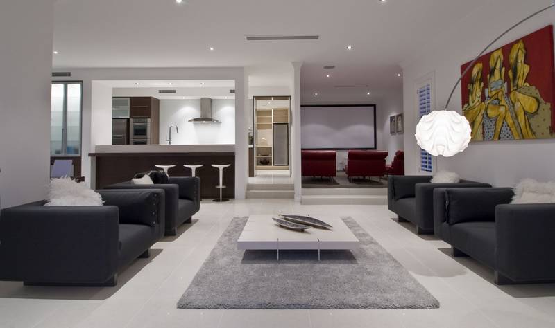 Spectacular Surfers Skyline Views from this Paradise Waters Home!!! Picture 3