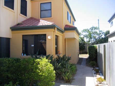 Contemporary Style Villa! Open Saturday 14th March 2009 at 1.10pm Picture