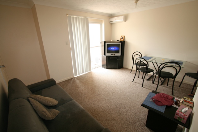 TRENDY CHEVRON ISLAND: WHAT AN OPPORTUNITY Picture 3