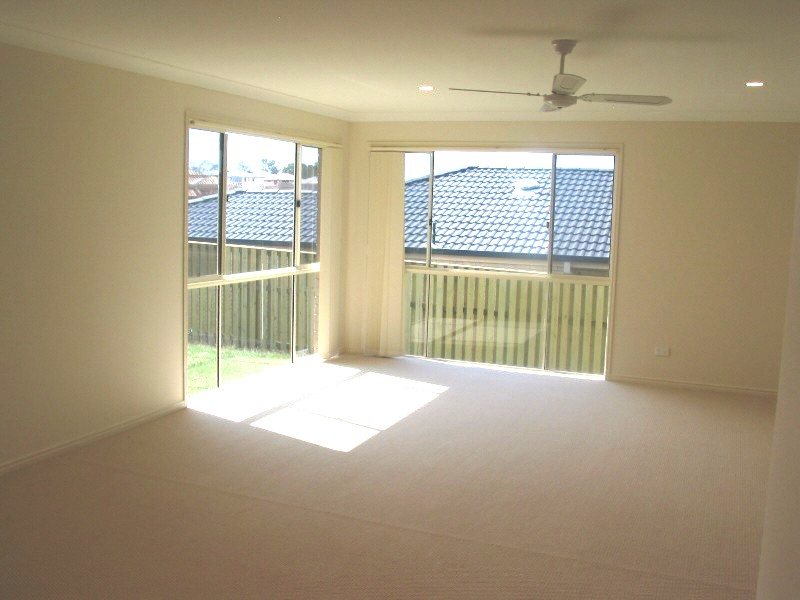 Spacious air conditioned family home! Picture