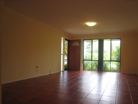 Just like a house without the price tag! - your own private courtyard! Picture 2