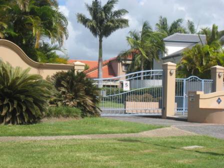 Central! Peaceful! Living! Picture