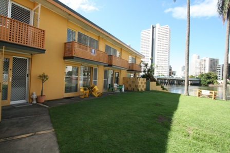Fantastic River & City Views!! Open 07.04.09 @ 4.20pm Picture
