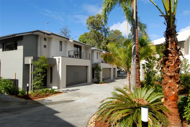 Stylish Three Bedroom Villas - Choice of 2 Picture 1