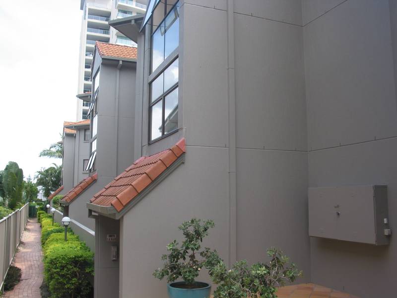 Beautiful Beachside Broadbeach!!! Open 16.04.09 @ 5.20pm Picture 3