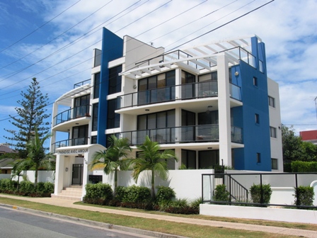 Stylish Apartment - Private Roof Terrace with Amazing Views - Open 09.05.09 @ 12.00pm Picture 1