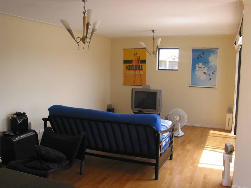 Stylish Apartment - Private Roof Terrace with Amazing Views - Open 09.05.09 @ 12.00pm Picture 3