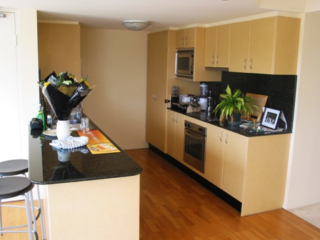 Stylish Apartment - Private Roof Terrace with Amazing Views - Open 09.05.09 @ 12.00pm Picture 2