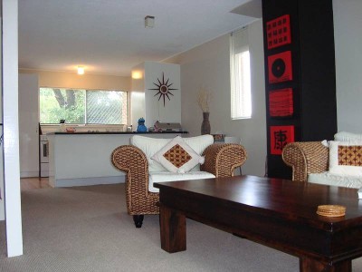 Superb Renovation - Very Central Location!! Open 18.04.09 @ 11am Picture