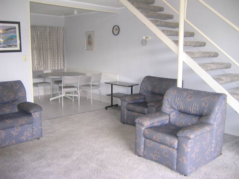 Waterfront complex - Stunning Views of Surfers Paradise - Open 30.04.09 @ 4.20pm Picture 2