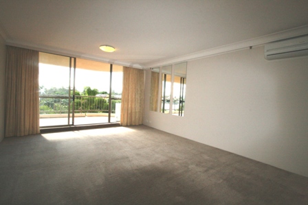 Budds Beach! Spectacular Views from 'Spectrum' Apartments - Open 06.06.09 @ 10.20am Picture 3