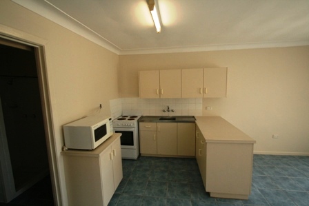 Renovated Two Bedroom Unit - Central Location - Open 20.06.09 @ 10.00am Picture 2