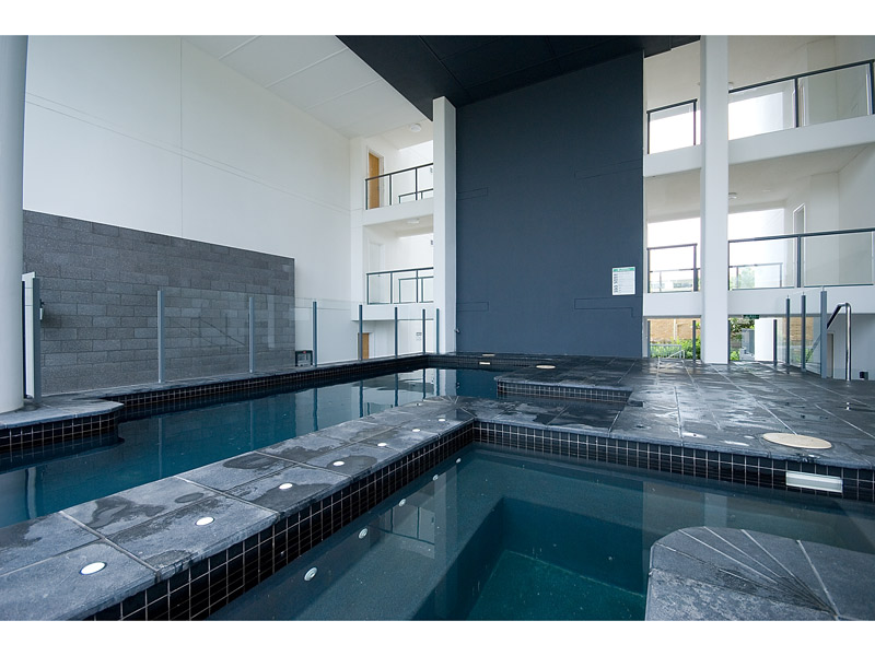 TRUE CHIC LIFESTYLE WITH 166sqm OF SHEER LUXURY Picture 2