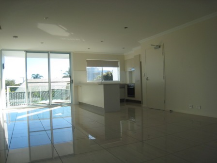 LOCATION - LIFESTYLE - LUXURIOUS LIVING - Open 31.10.09 @ 12pm Picture 3