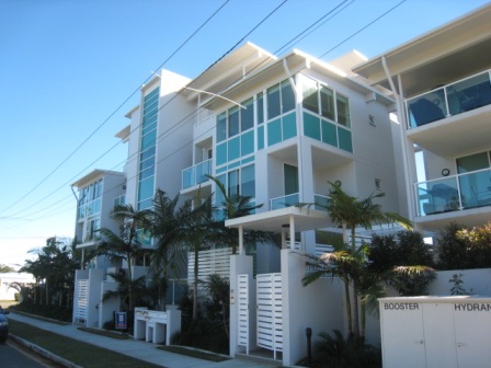 LOCATION - LIFESTYLE - LUXURIOUS LIVING - Open 31.10.09 @ 12pm Picture 1